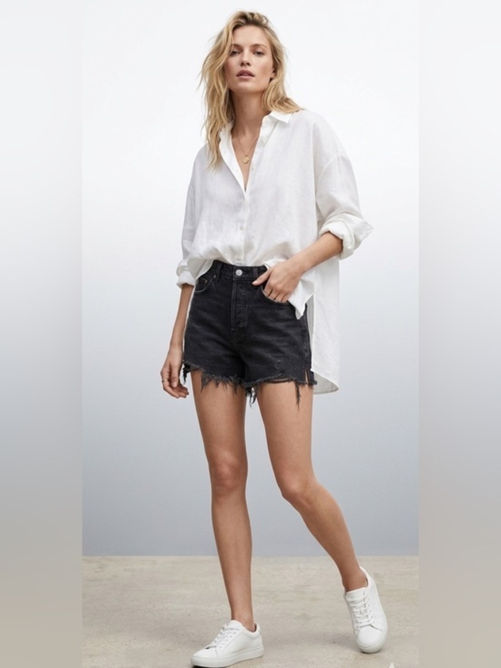 Zara Highrise Black Distressed Jean Shorts Button Fly Size 2 Cotton